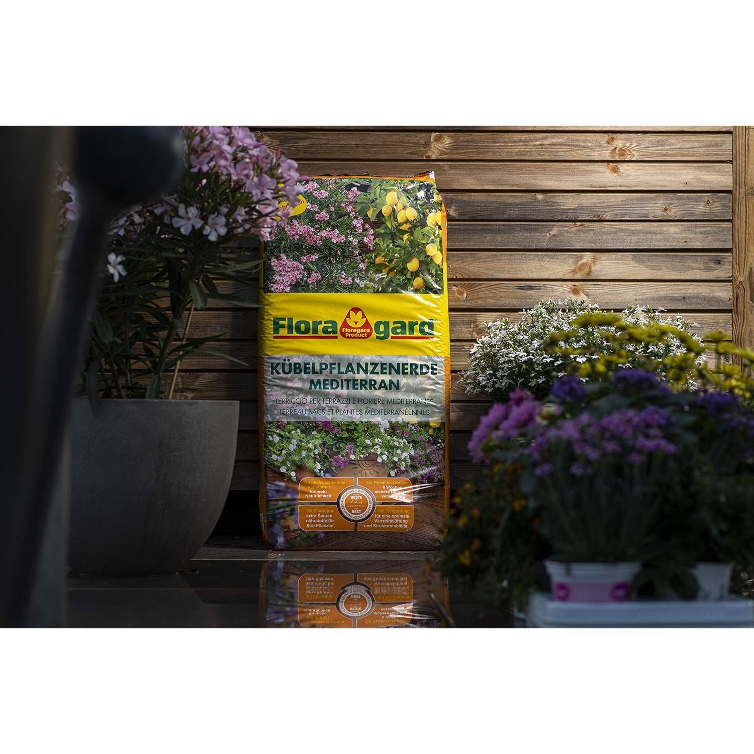 Floragard Kübelpflanzenerde mediterran 40L, Palmenerde, Oleandererde, Olivenerde, Dachgarten, Dachgartenerde
